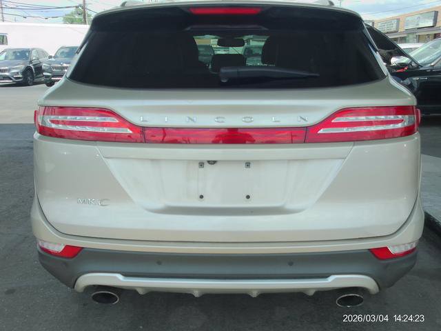 Used 2017 Lincoln MKC Premiere FWD image 4