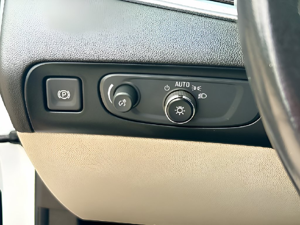 Used 2021 Buick Enclave Essence FWD image 10