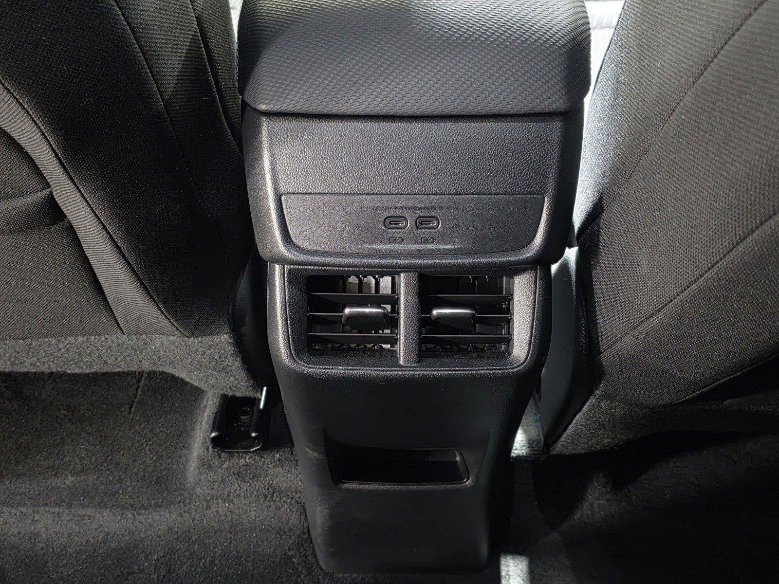 Used 2026 Chevrolet Equinox LT w/ Safety and Technology Package FWD image 16