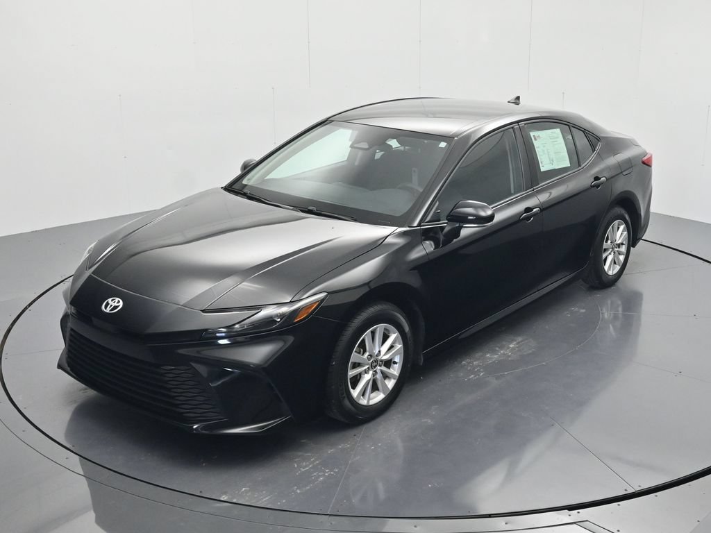 Used 2025 Toyota Camry LE FWD image 28