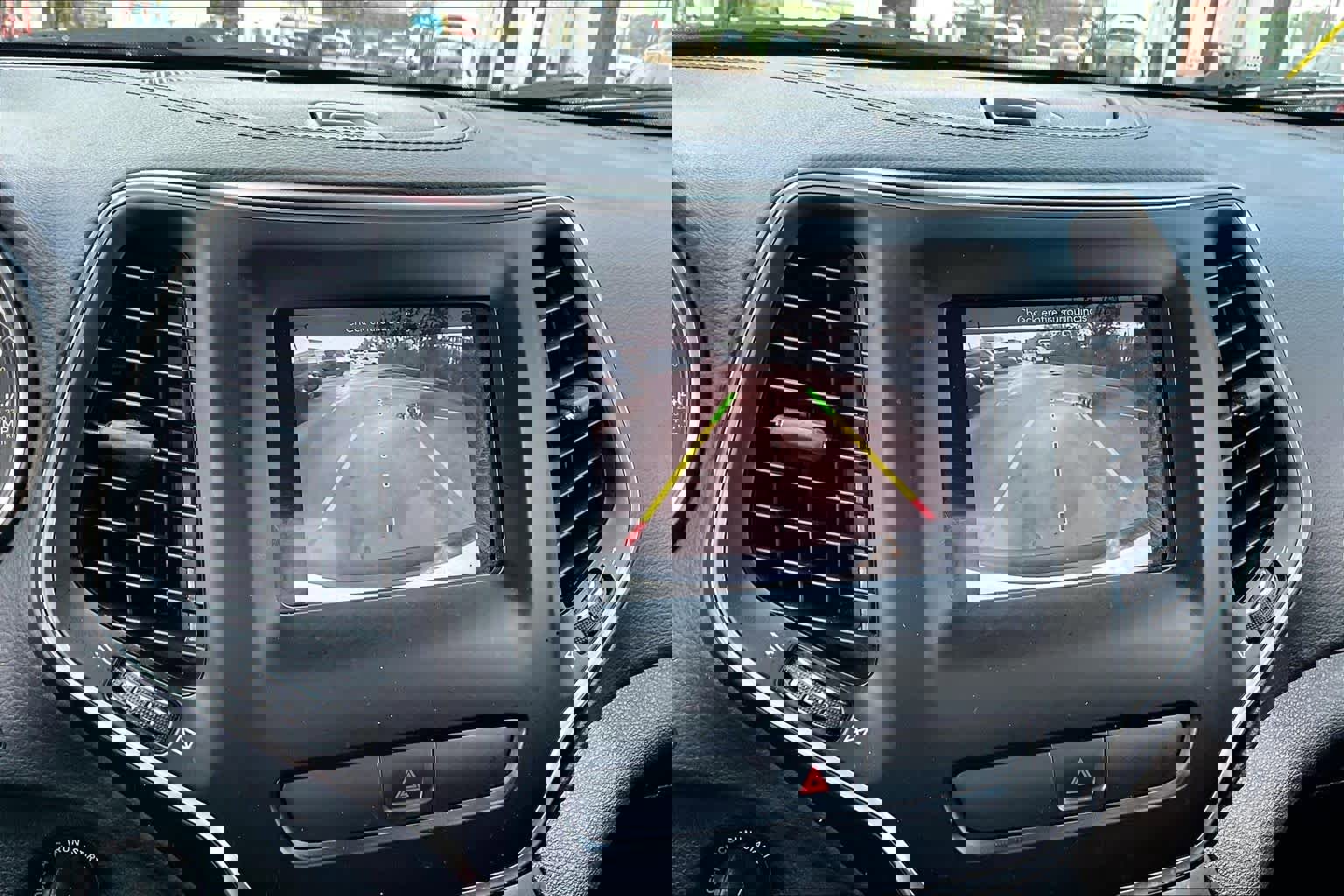 Used 2020 Jeep Cherokee Latitude FWD image 26