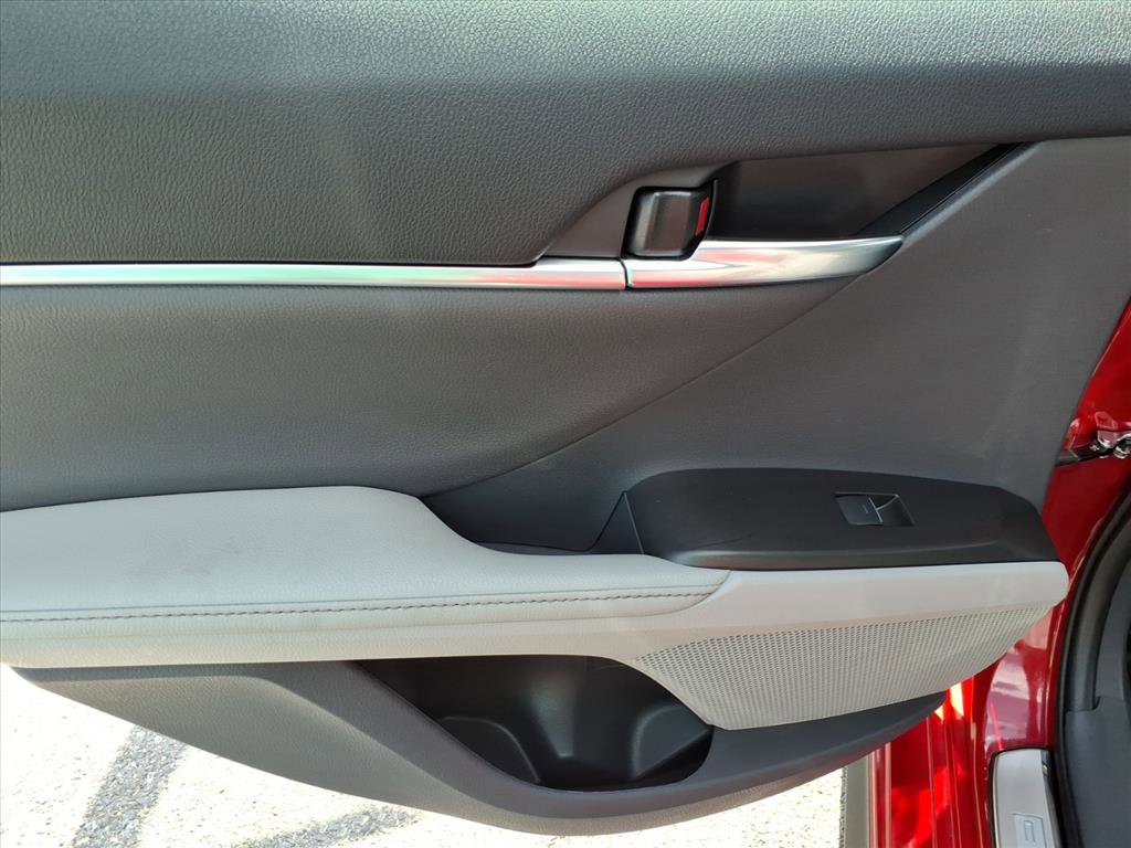 Used 2023 Toyota Camry XSE w/ Navigation Package image 34