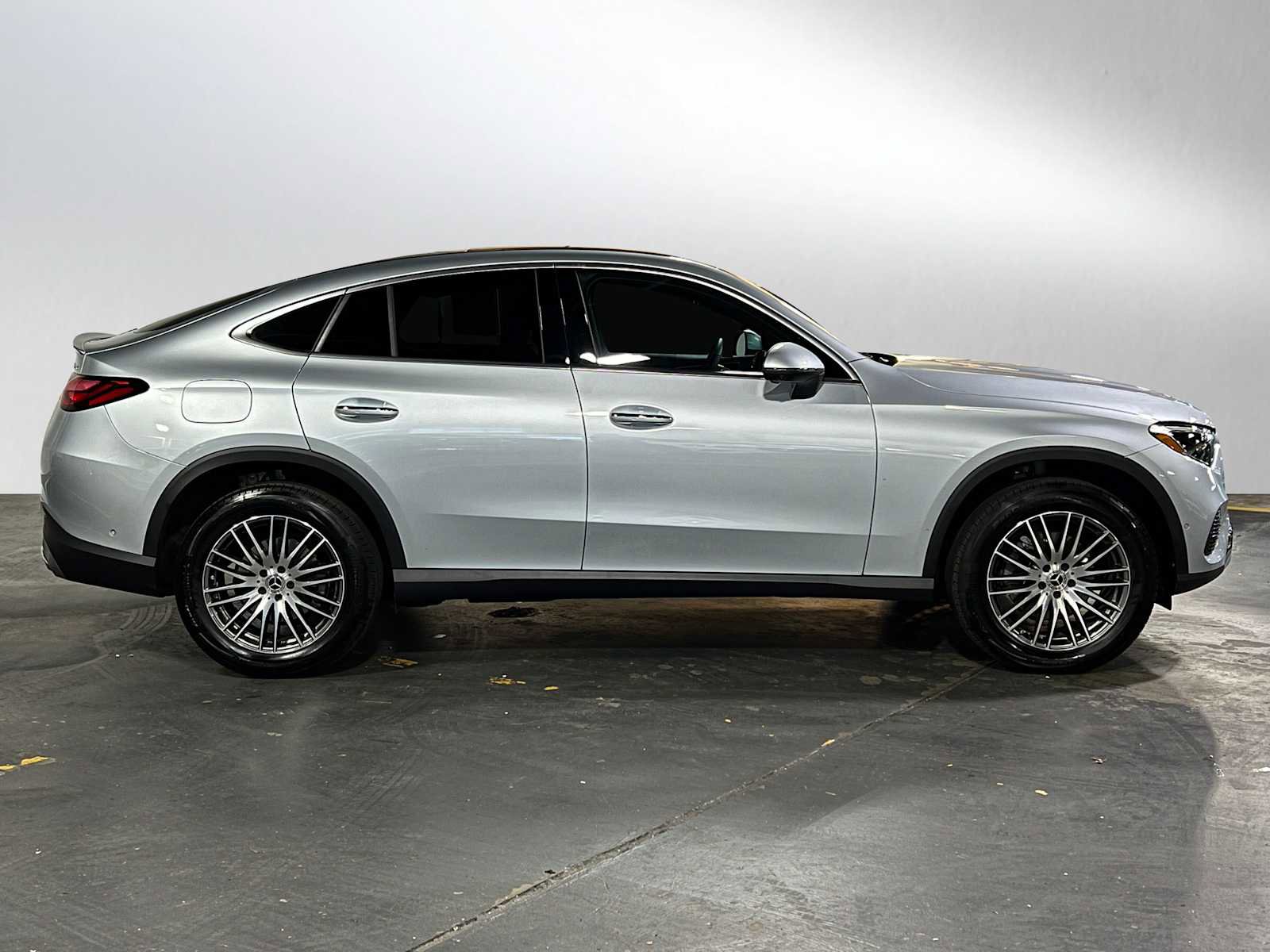 Certified 2025 Mercedes-Benz GLC 300 4MATIC image 2