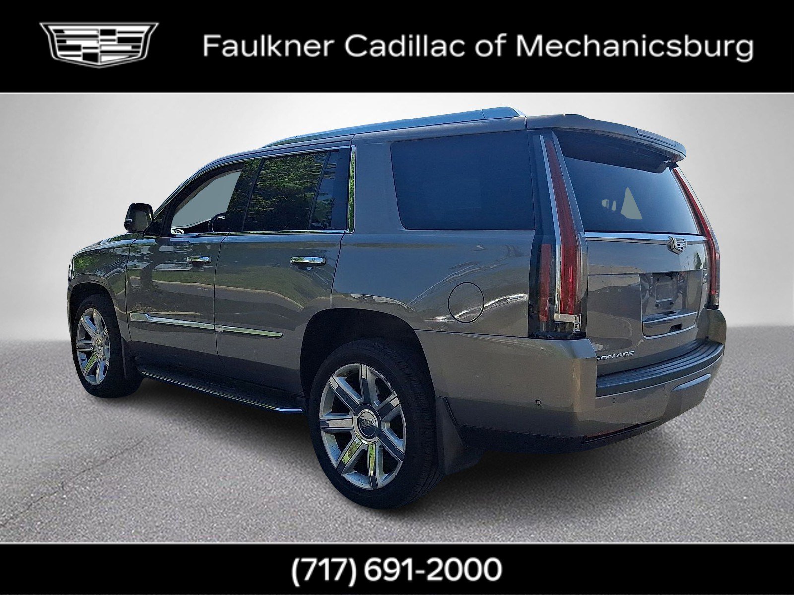 Used 2018 Cadillac Escalade Luxury AWD/4WD image 4