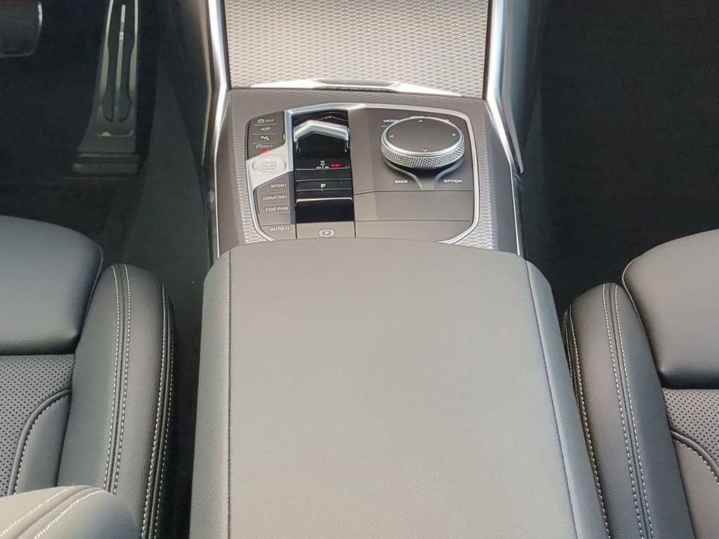 New 2026 BMW 330i Sedan w/ M Sport Package image 19