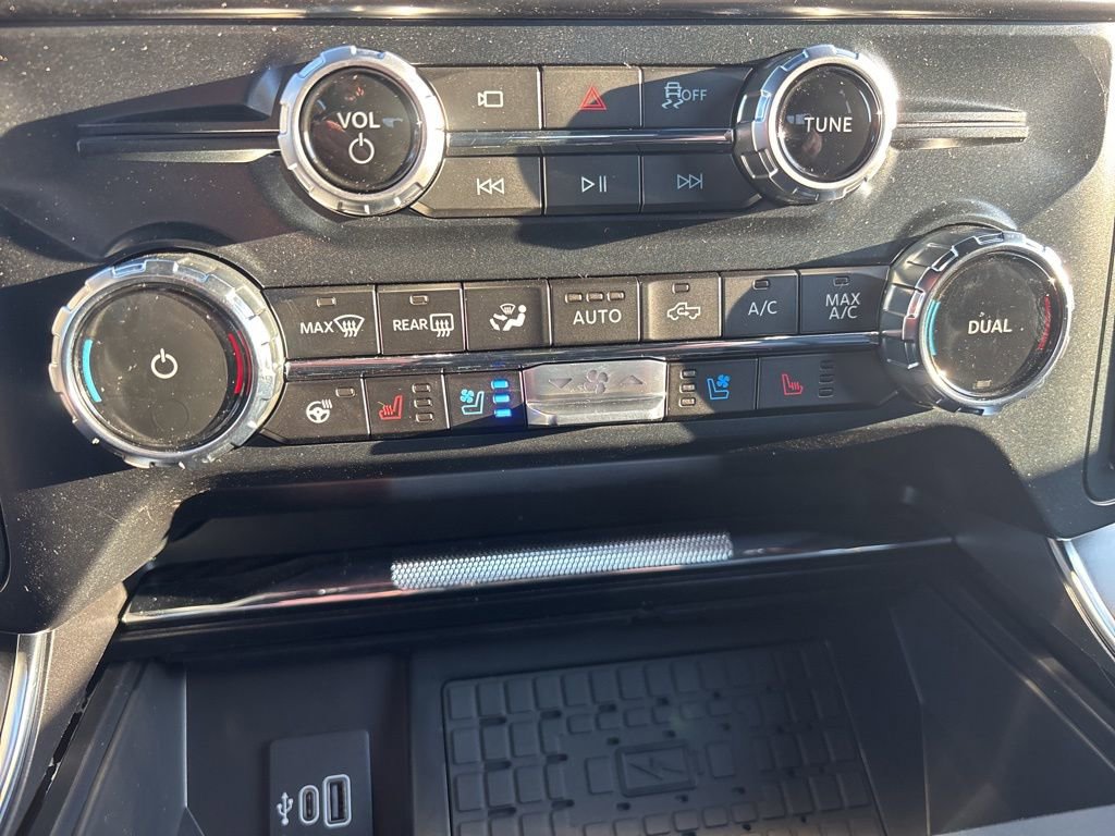 Used 2025 Ford F150 Raptor image 27