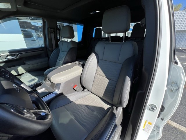 Used 2024 Chevrolet Silverado 1500 ZR2 w/ Technology Package image 10