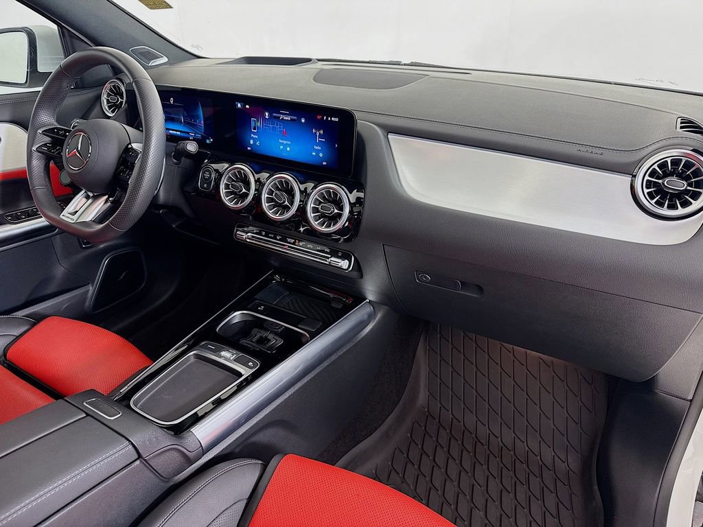 Used 2024 Mercedes-Benz GLA 35 AMG 4MATIC image 33