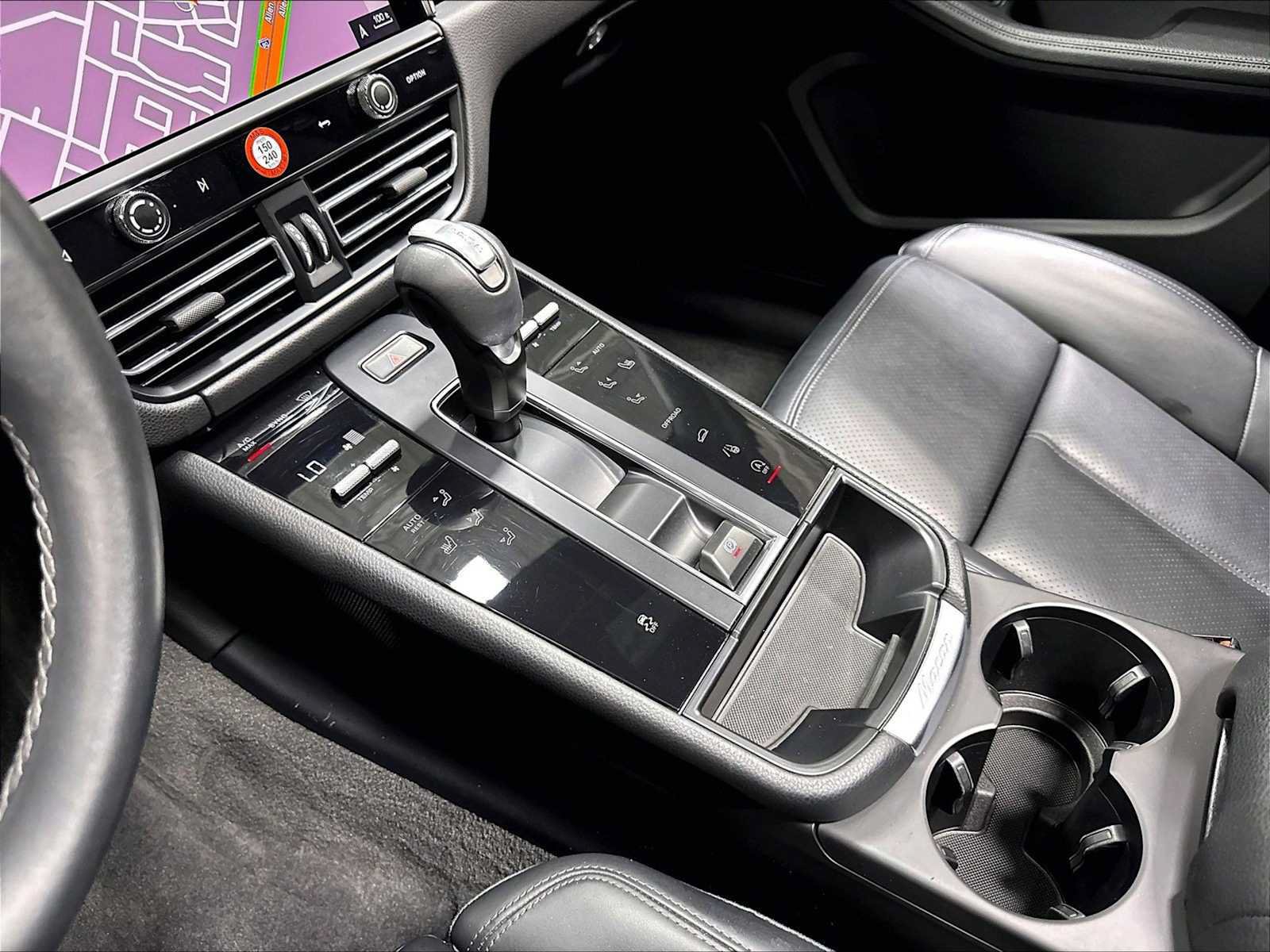 Used 2023 Porsche Macan AWD/4WD image 19