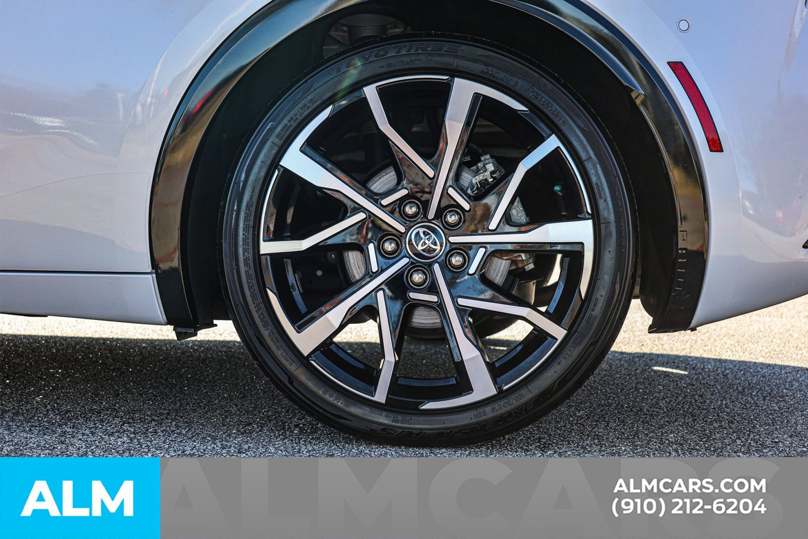 Used 2024 Toyota Prius Prime Premium w/ Advanced Technology Package FWD image 17