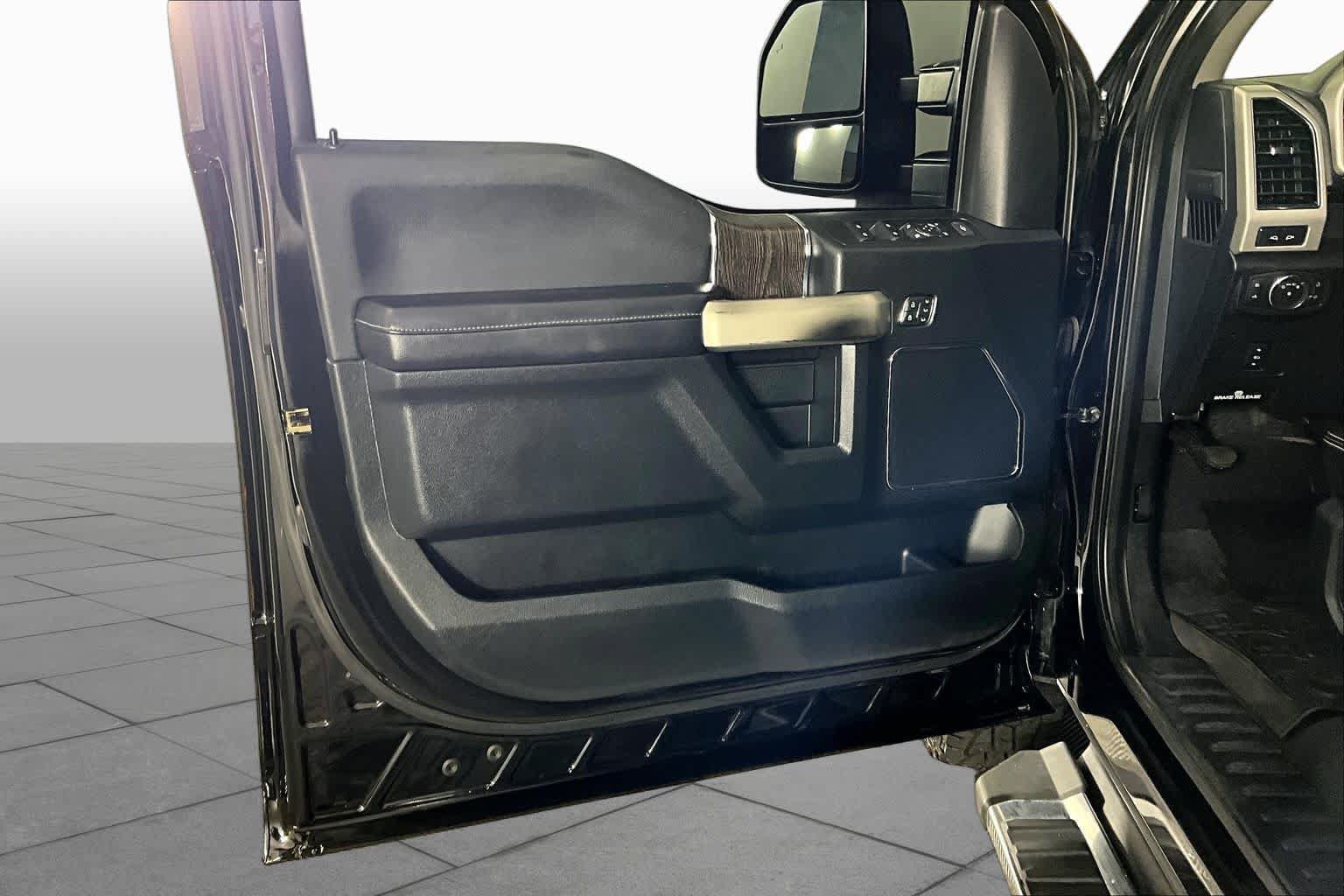 Used 2021 Ford F350 Lariat w/ Lariat Value Package AWD/4WD image 20