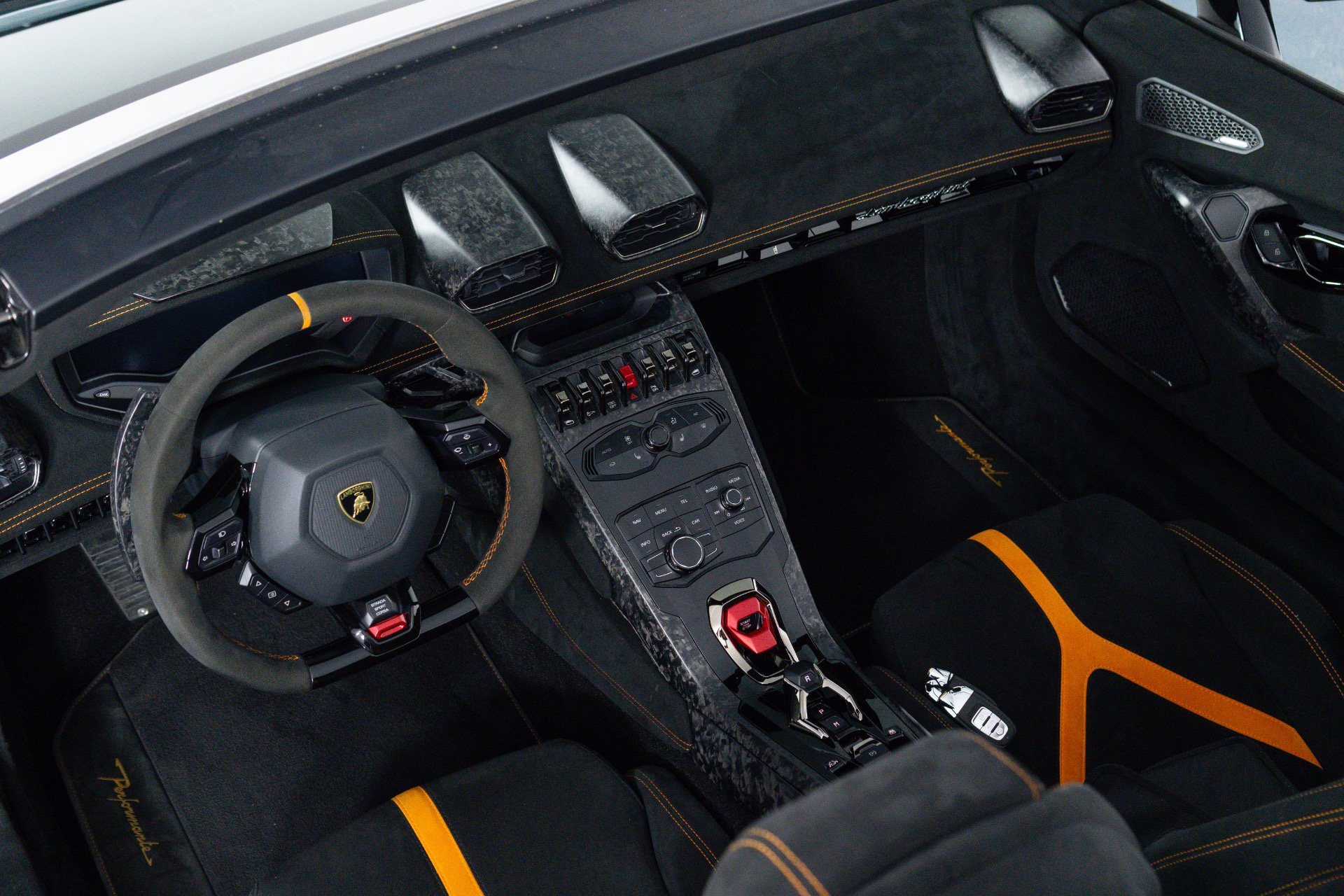 Used 2018 Lamborghini Huracan Performante AWD/4WD image 50