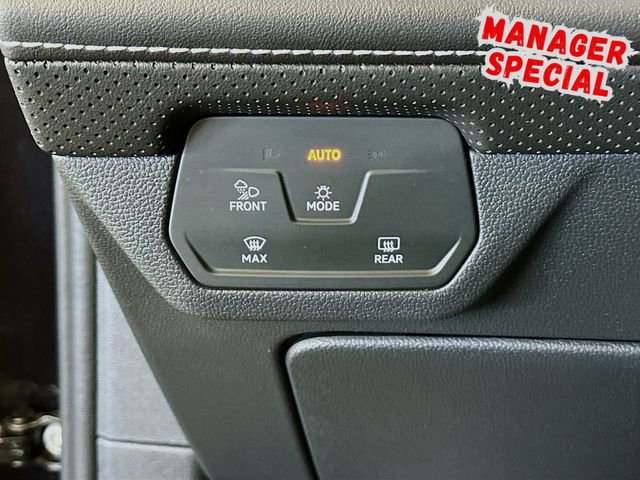 Used 2025 Volkswagen Atlas SEL Premium R-Line image 11