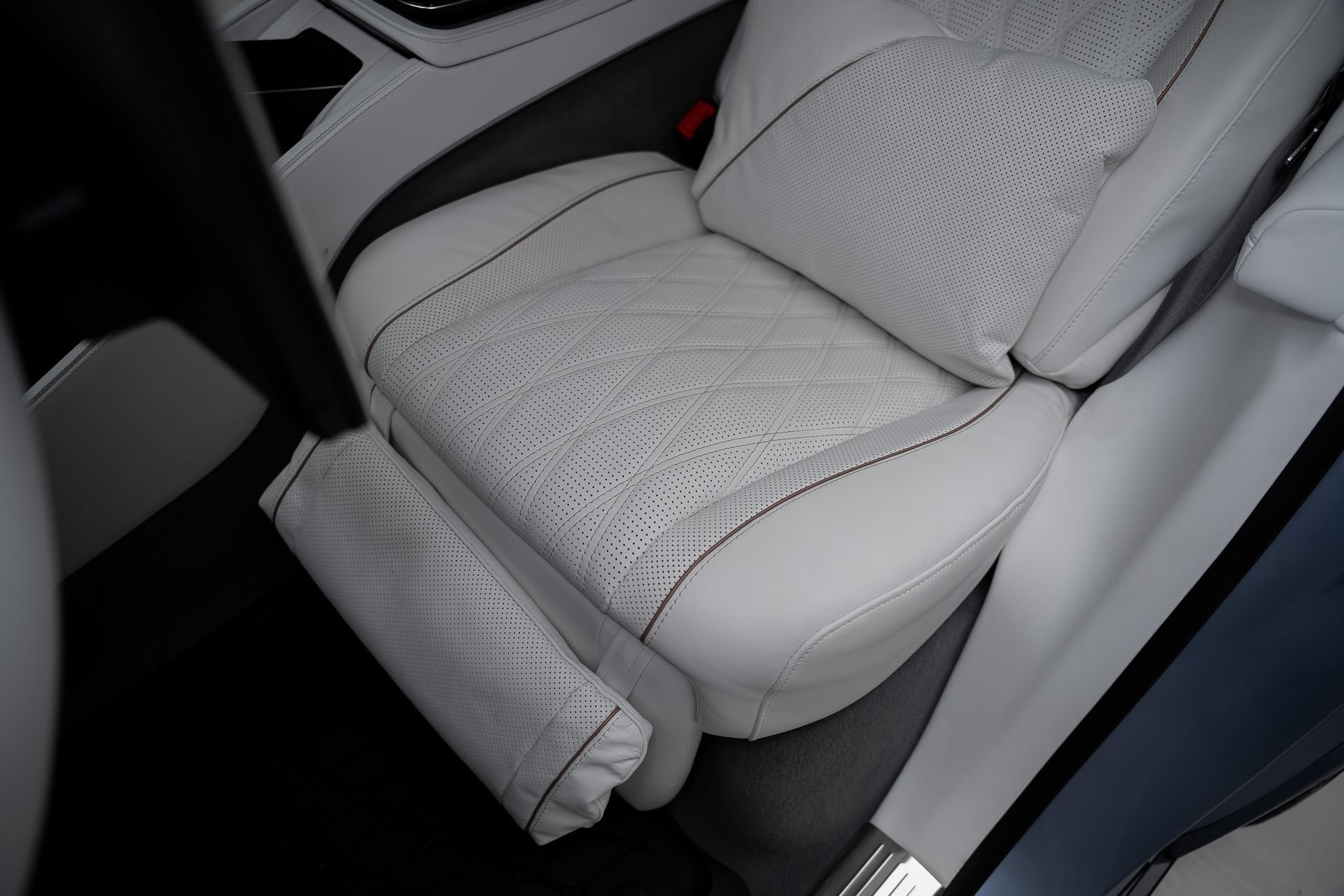 Used 2025 Mercedes-Benz Maybach GLS 600 4MATIC image 73