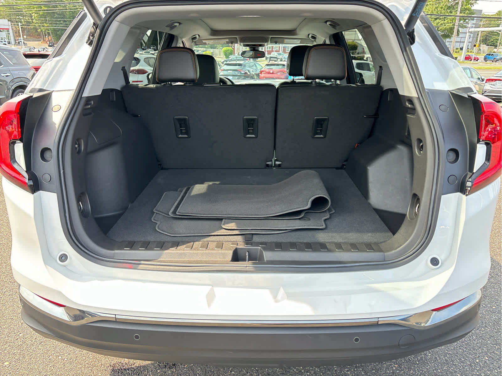 Certified 2024 GMC Terrain AT4 AWD/4WD image 28