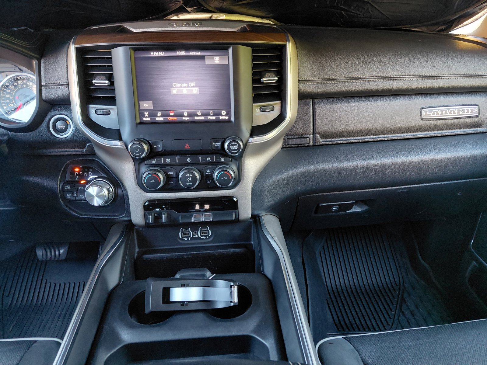 Used 2021 RAM 1500 Laramie AWD/4WD image 3