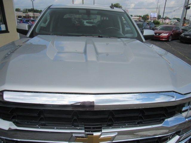Used 2018 Chevrolet Silverado 1500 LT AWD/4WD image 4
