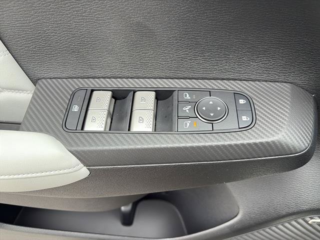 New 2026 Mitsubishi Outlander SEL FWD image 18