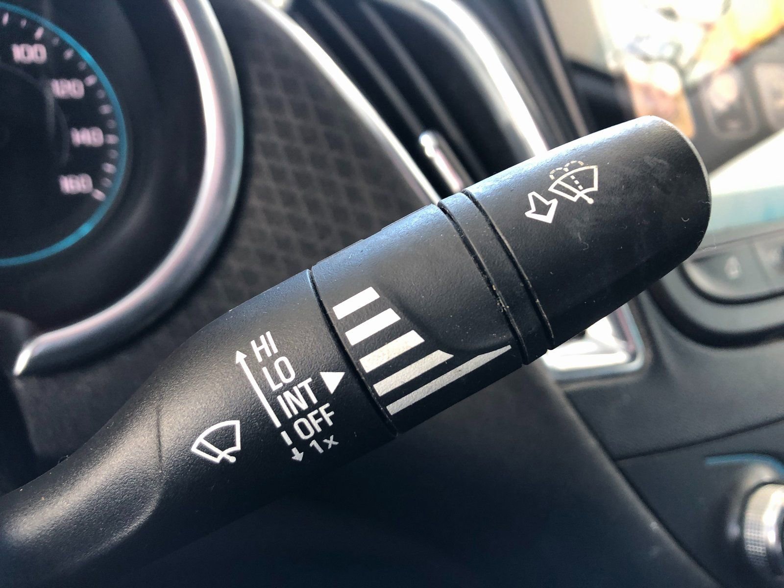 Used 2018 Chevrolet Malibu LT image 28