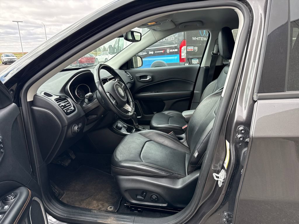 Used 2020 Jeep Compass Limited AWD/4WD image 16