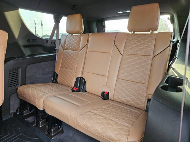 Used 2022 Cadillac Escalade ESV Premium Luxury w/ Performance Package AWD/4WD image 19