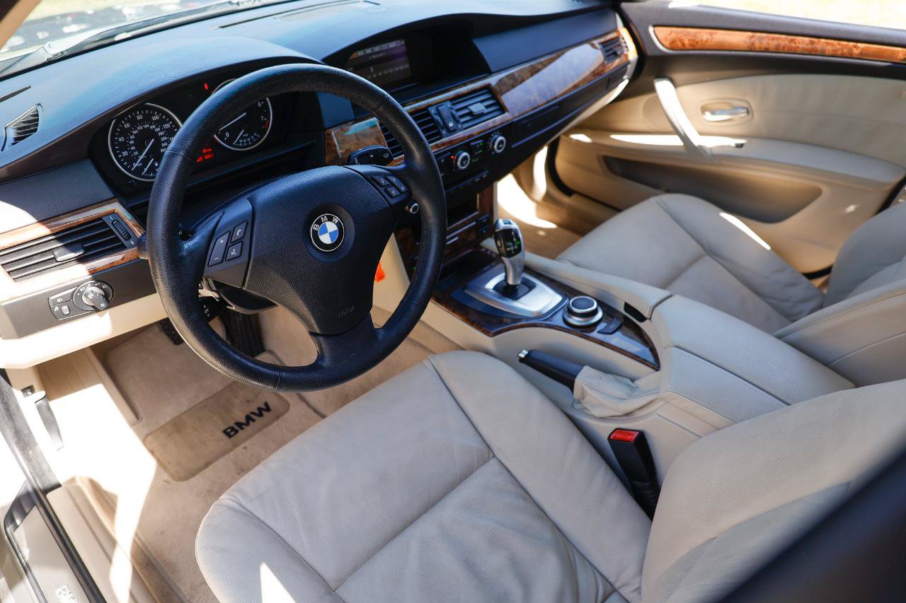 Used 2008 BMW 528xi Sedan w/ Premium Pkg AWD/4WD image 4