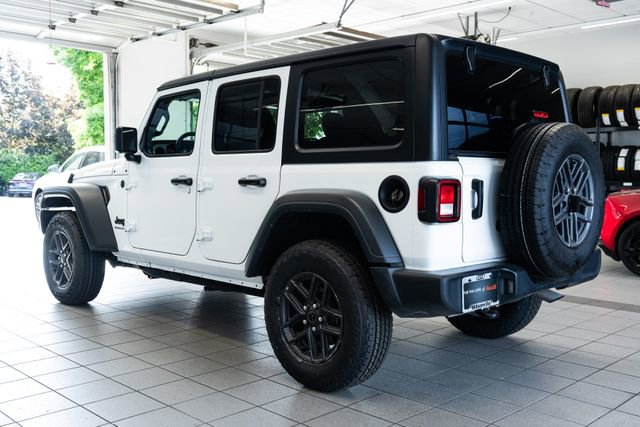Used 2025 Jeep Wrangler Unlimited Sport AWD/4WD image 4
