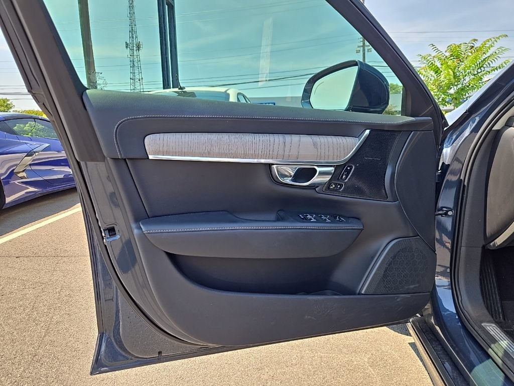 Used 2022 Volvo S90 B6 Inscription w/ Advanced Package AWD/4WD image 12