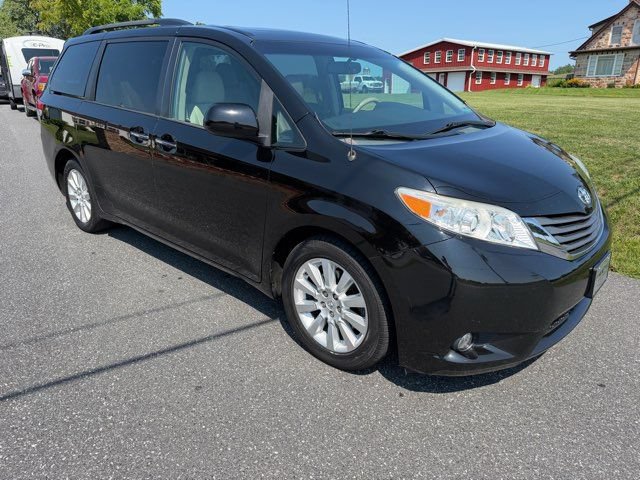 Used 2014 Toyota Sienna XLE w/ Entertainment Package AWD/4WD image 8