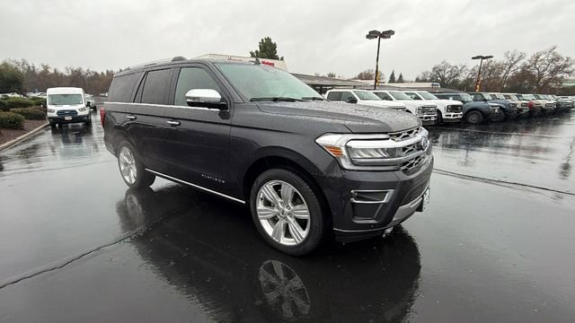 Used 2024 Ford Expedition Platinum image 2