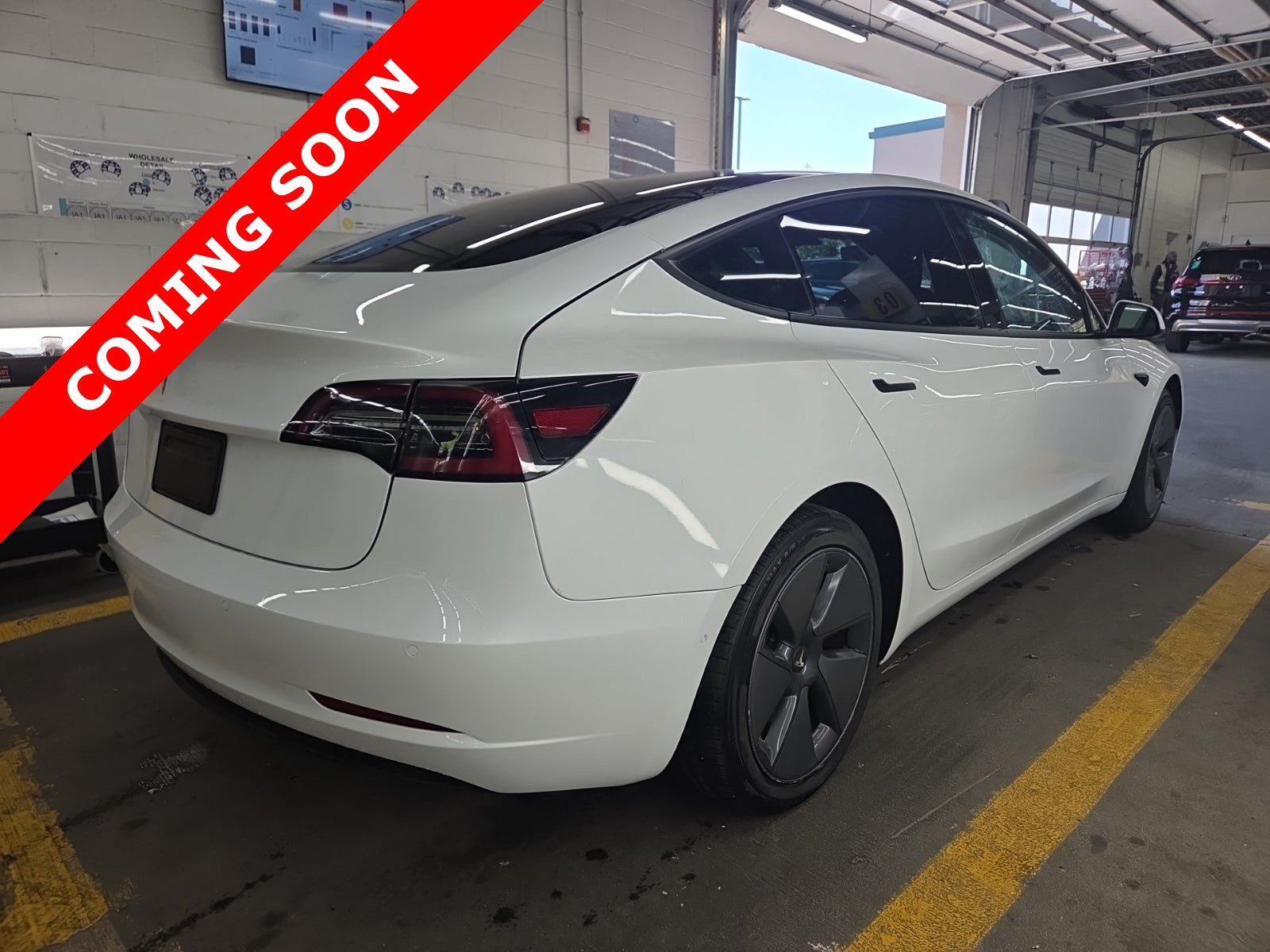 Used 2022 Tesla Model 3 Long Range AWD/4WD image 3