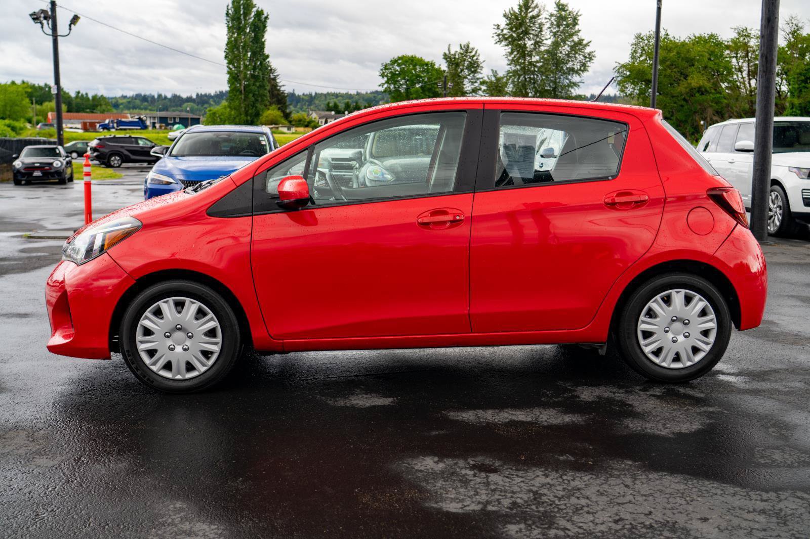 Used 2015 Toyota Yaris L FWD image 15