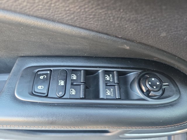 Used 2018 Jeep Compass Latitude w/ Popular Equipment Group AWD/4WD image 17