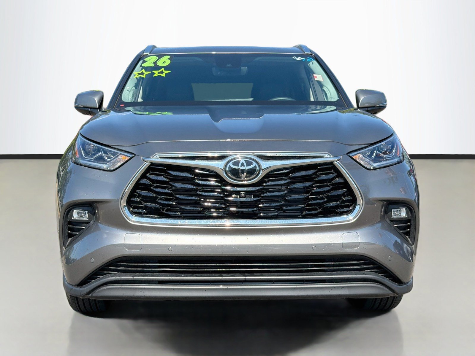 Used 2026 Toyota Highlander Limited AWD/4WD image 4