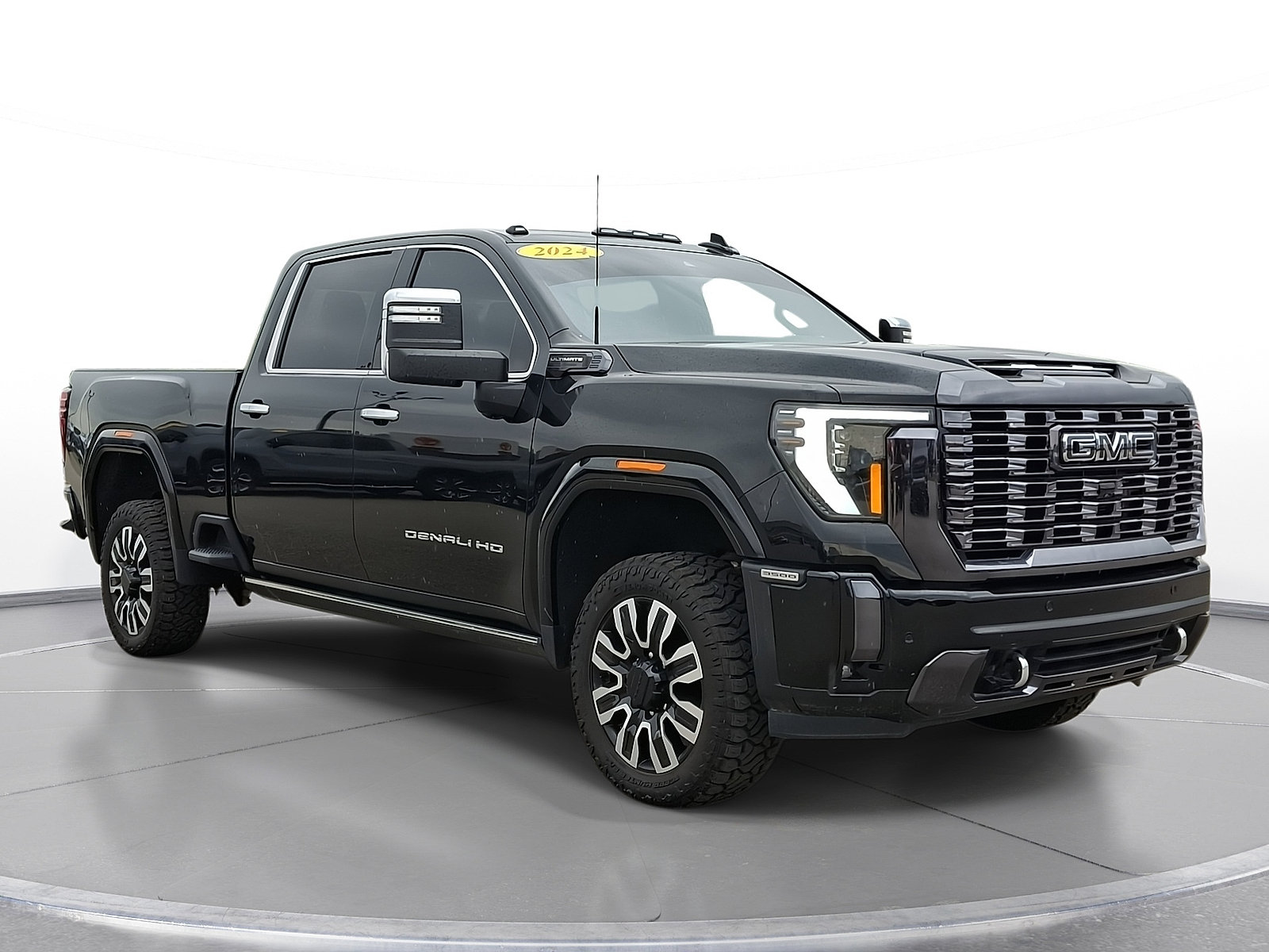 Used 2024 GMC Sierra 3500 Denali Ultimate AWD/4WD image 1