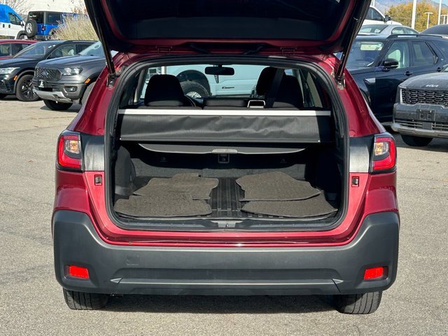 Used 2023 Subaru Outback Premium image 31