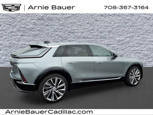 Used 2025 Cadillac Lyriq Luxury w/ LPO, Floor Liner Package AWD/4WD image 6