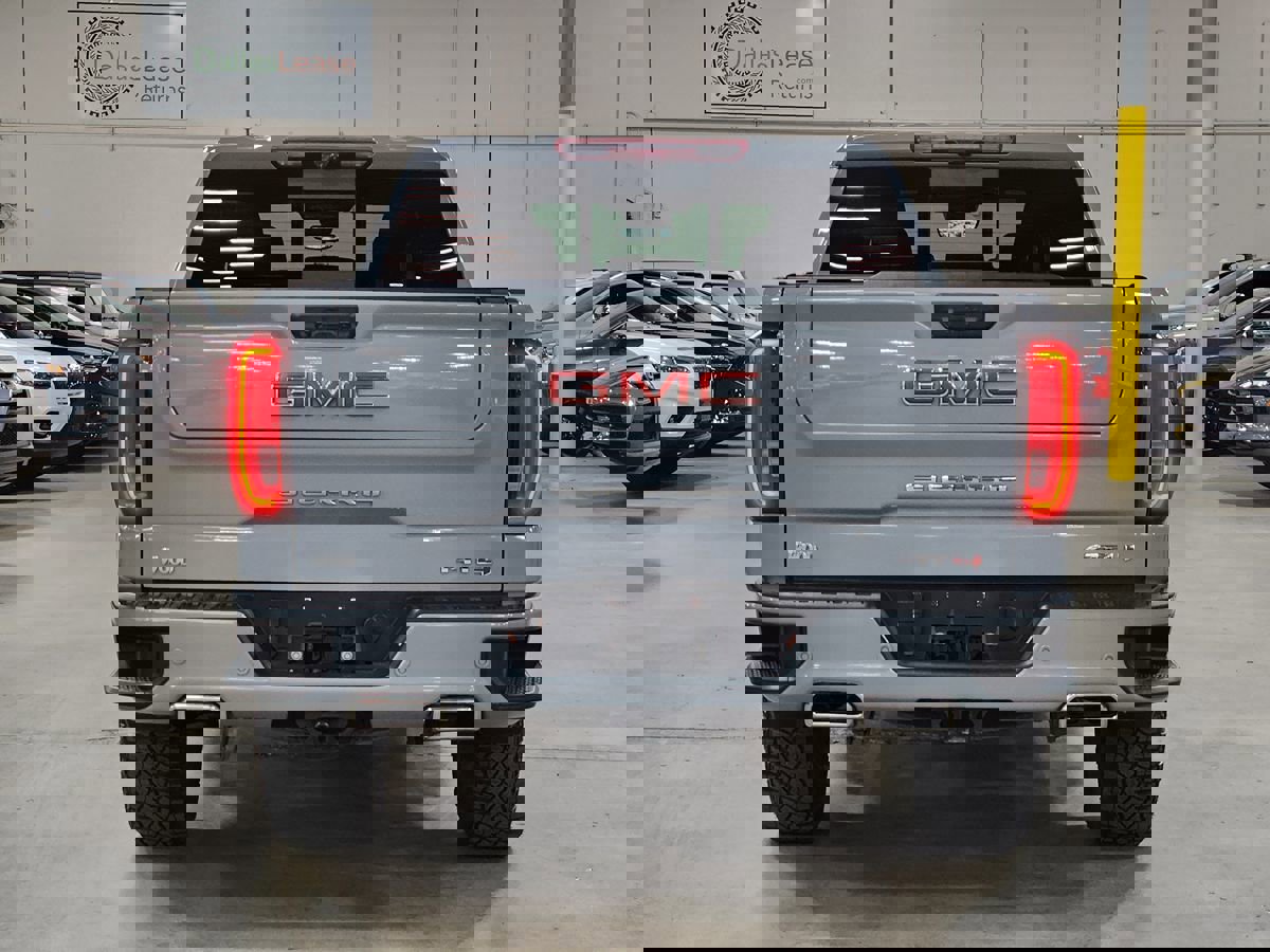 Used 2024 GMC Sierra 1500 AT4 w/ Technology Package image 10