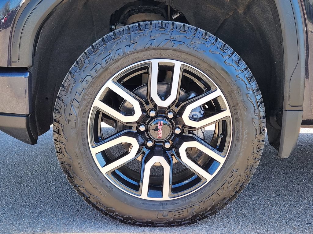 Used 2022 GMC Sierra 1500 AT4 w/ Technology Package AWD/4WD image 17