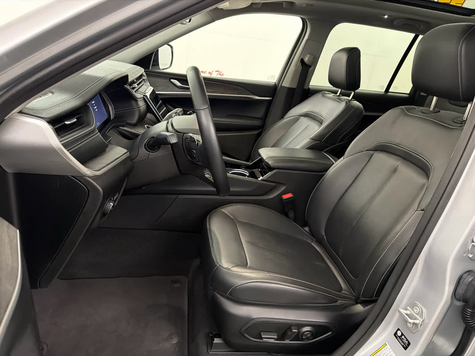 Used 2022 Jeep Grand Cherokee Limited AWD/4WD image 14