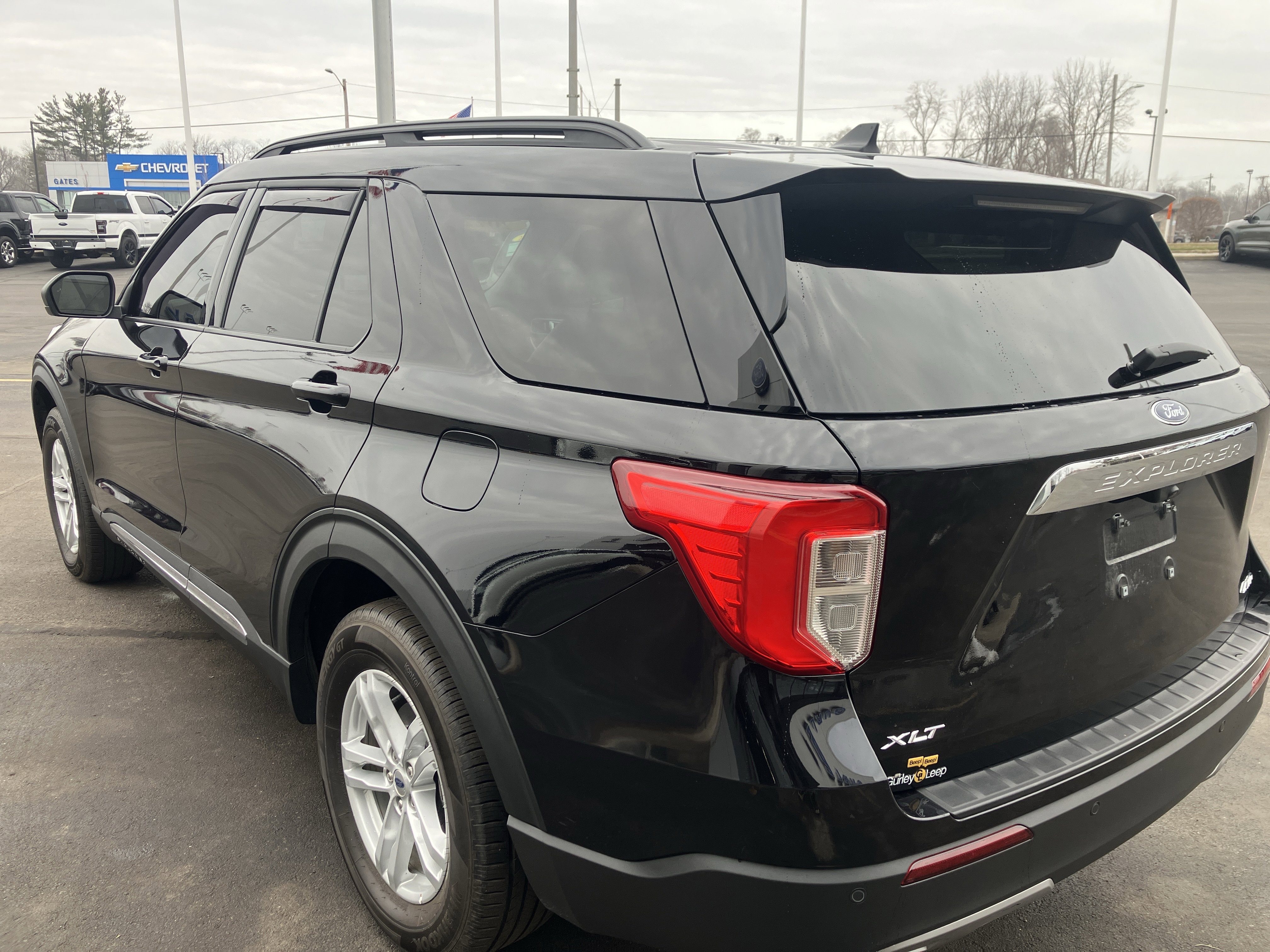 Used 2022 Ford Explorer XLT w/ Equipment Group 202A image 5