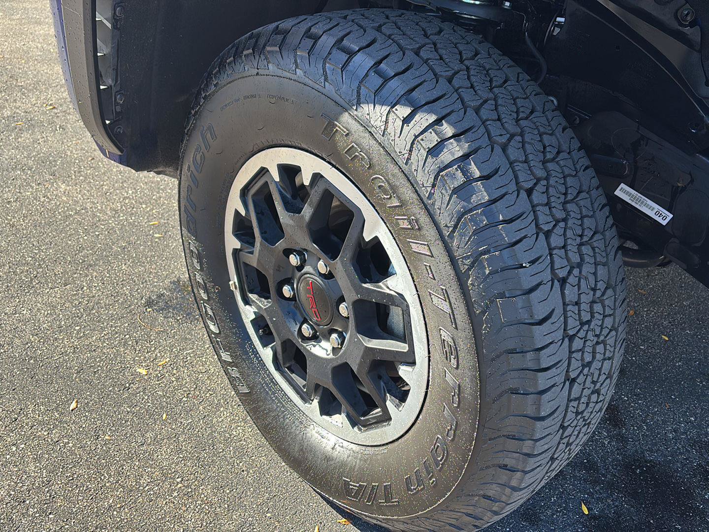 Used 2025 Toyota Tacoma TRD Off-Road w/ TRD Off Road Upgrade Package AWD/4WD image 6