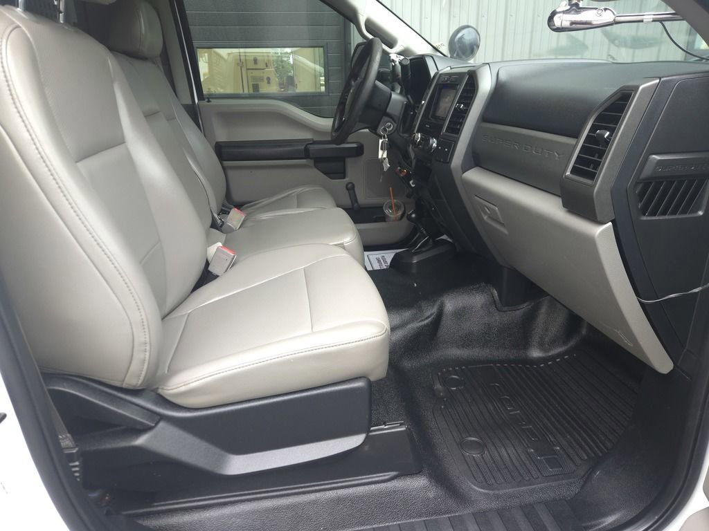 Used 2017 Ford F550 image 17