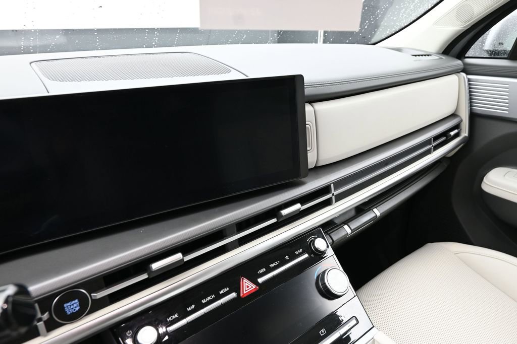 Used 2026 Hyundai Santa Fe SEL FWD image 19