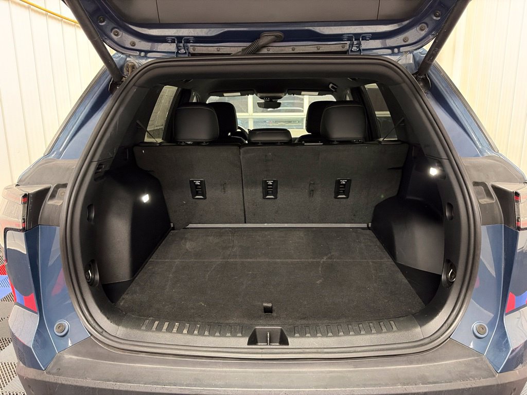 Used 2025 Chevrolet Equinox LT w/ Convenience Package II AWD/4WD image 16