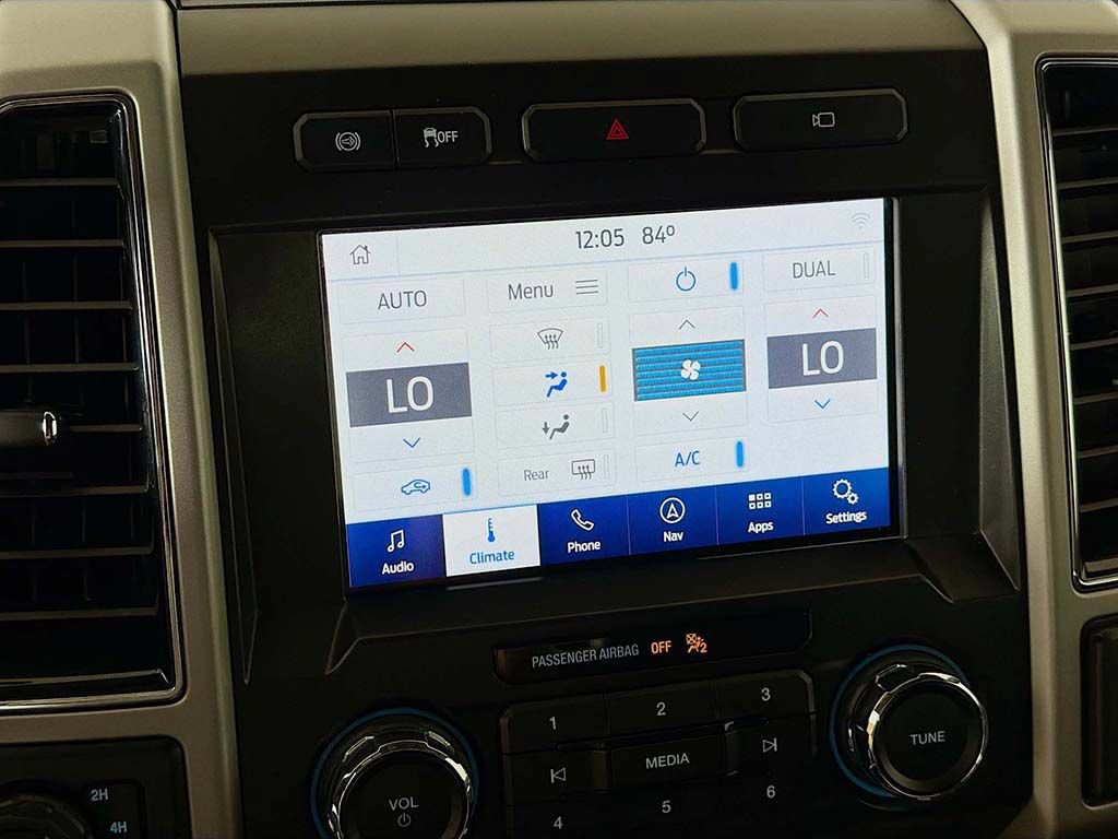Used 2021 Ford F450 Lariat w/ Lariat Ultimate Package AWD/4WD image 38