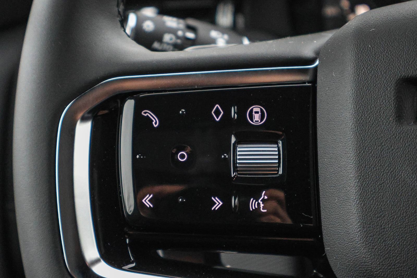 New 2026 Land Rover Discovery Sport Landmark image 36