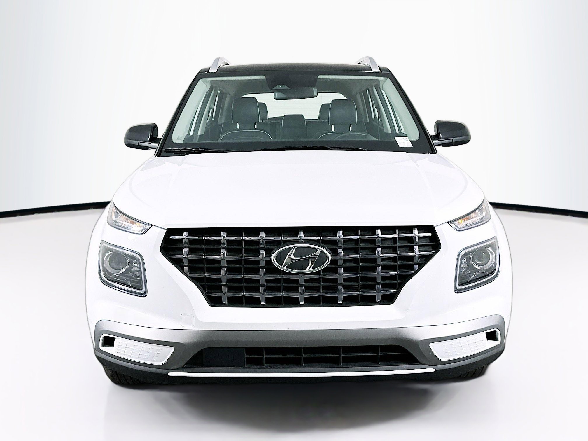 Used 2025 Hyundai Venue Limited image 2