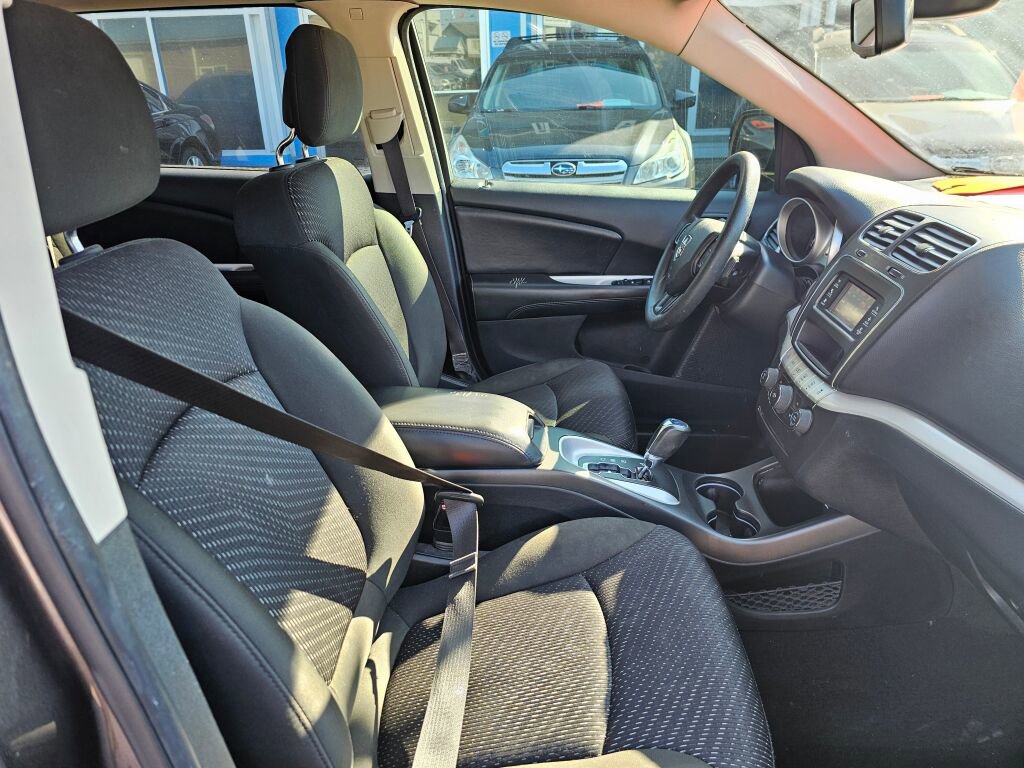 Used 2019 Dodge Journey SE image 11