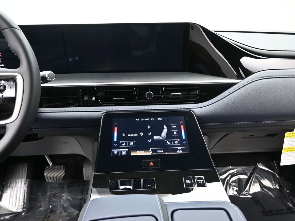 Used 2026 INFINITI QX80 4WD w/ Sport Exterior Package image 11